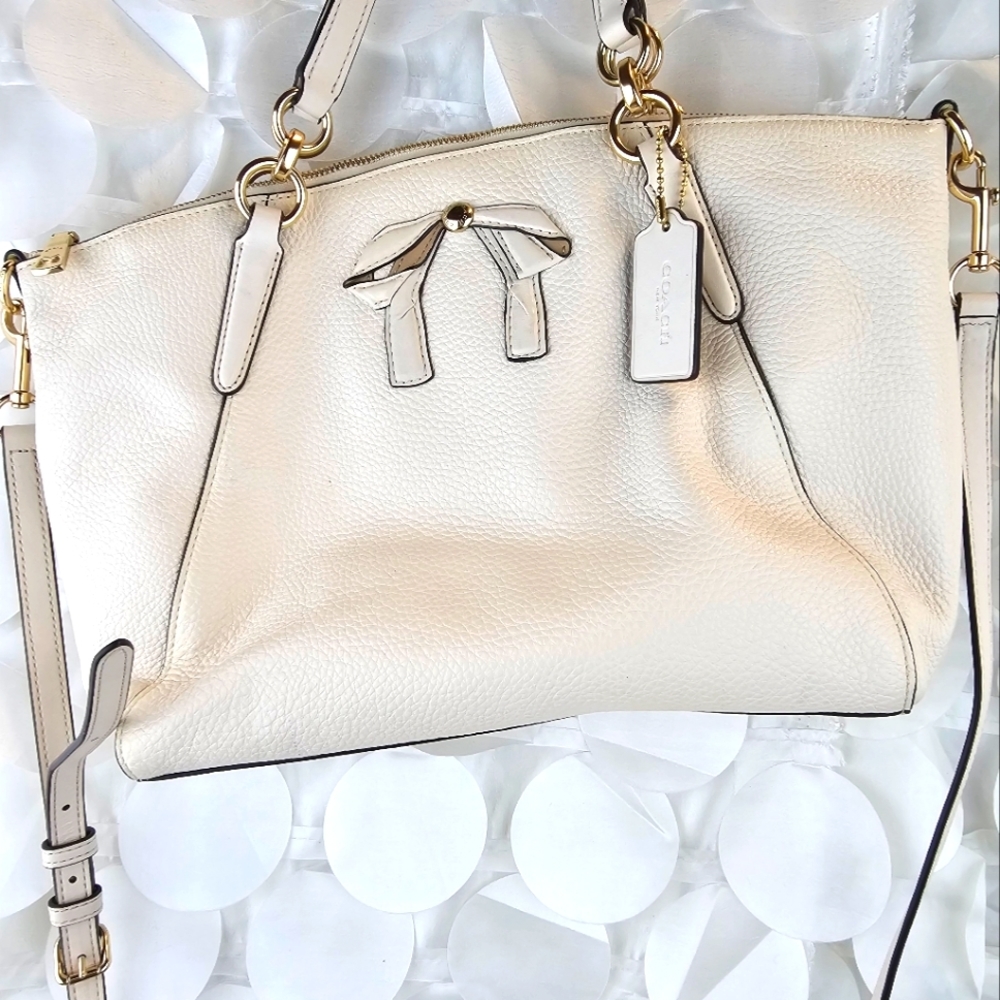 Coach Small Kelsey Satchel / Bow Chalk White Crossbody Handbag